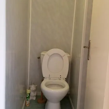 Belle Maison Avec Jardin Rdc T3 De 70m2 Ou Cure Thermale * Rochefort (Charente-Maritime)